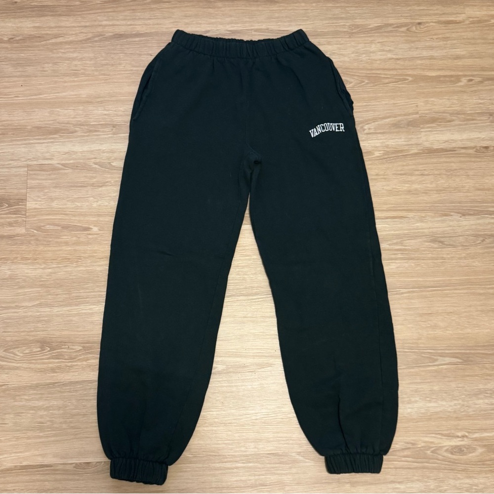 Brandy Melville Green Sweats Vancouver